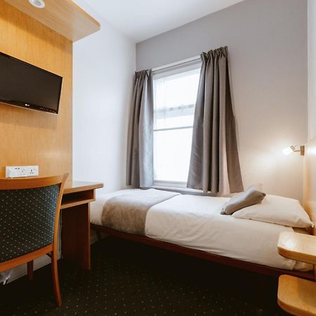 Star Hotel Лондон Экстерьер фото