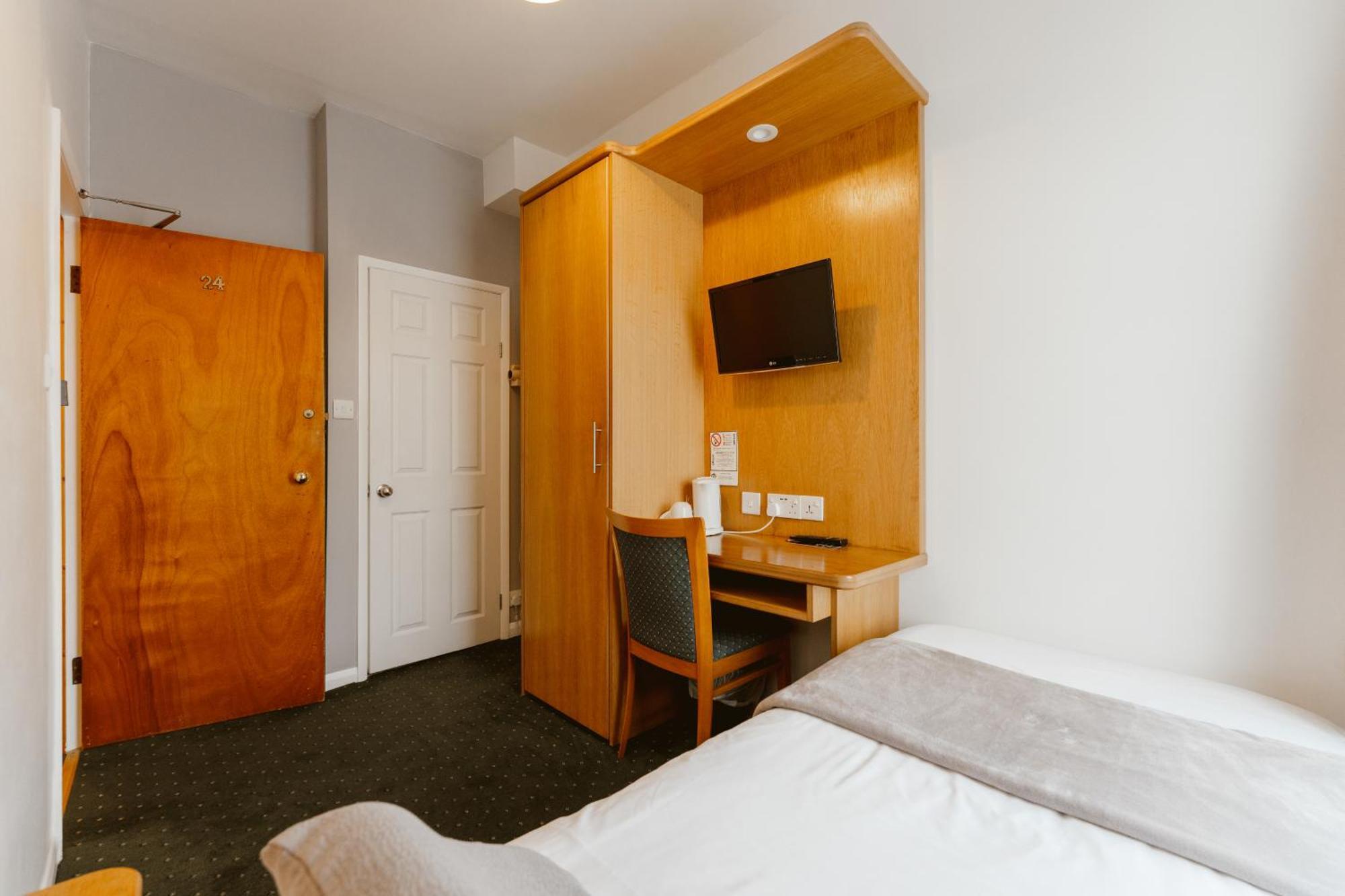 Star Hotel Лондон Экстерьер фото
