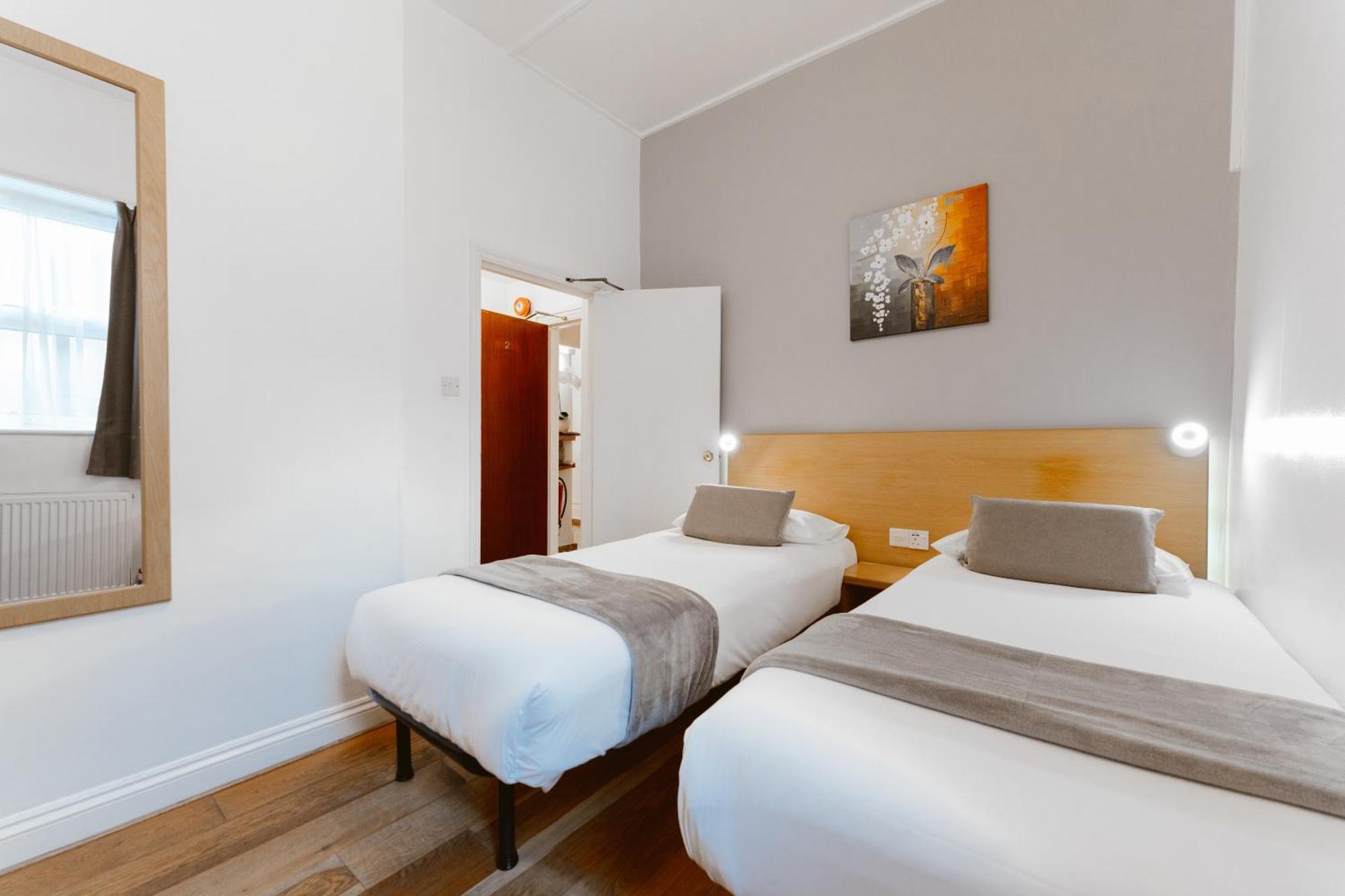 Star Hotel Лондон Экстерьер фото