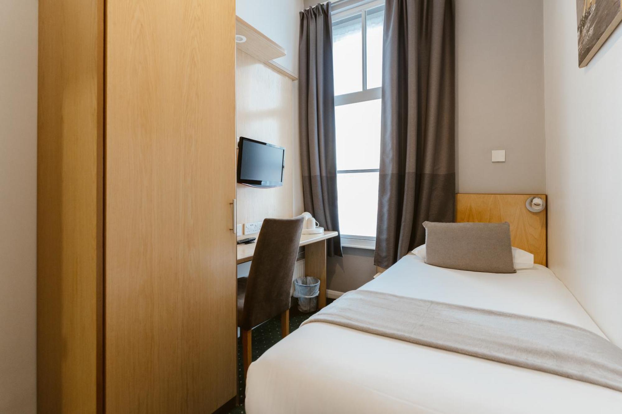 Star Hotel Лондон Экстерьер фото