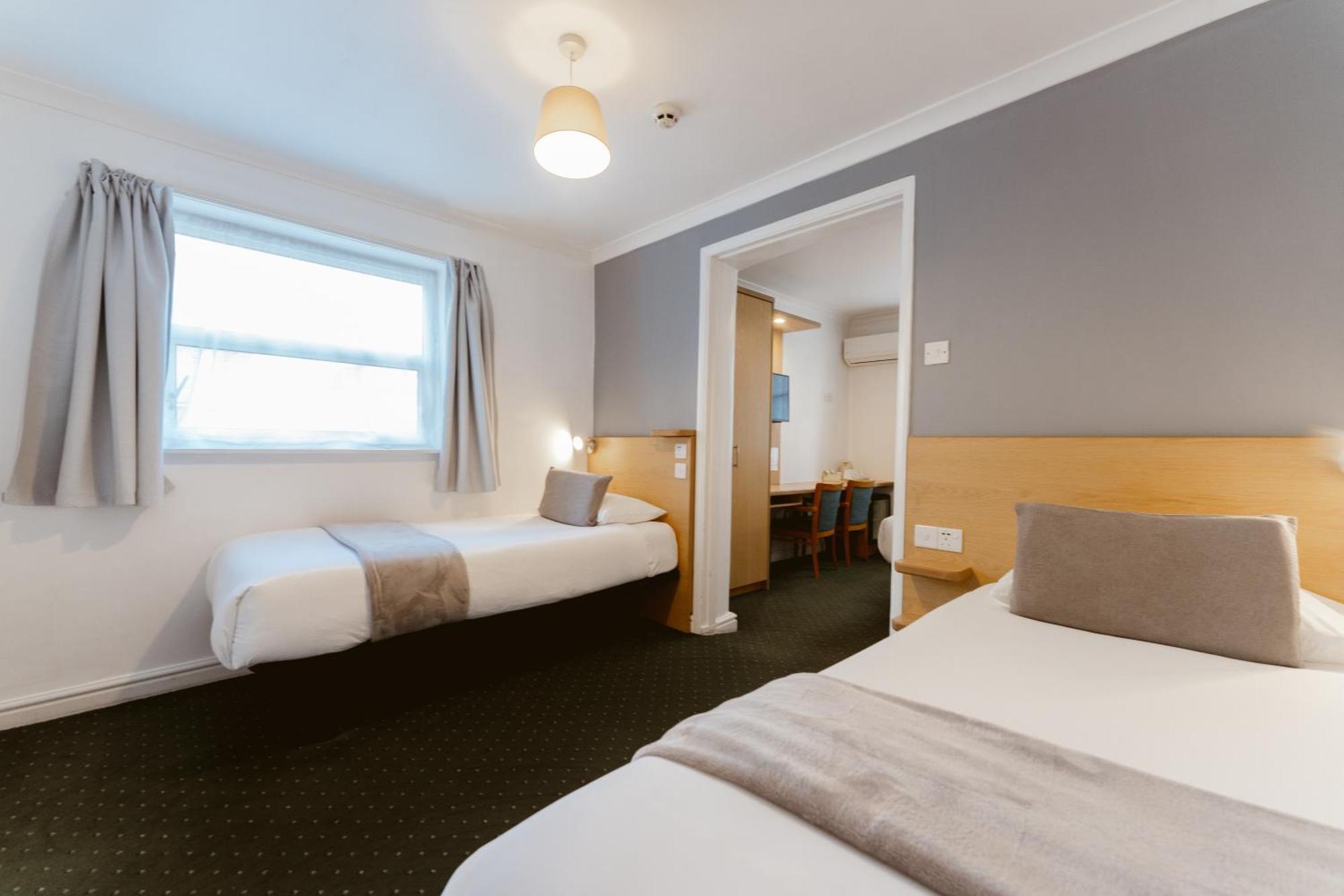 Star Hotel Лондон Экстерьер фото