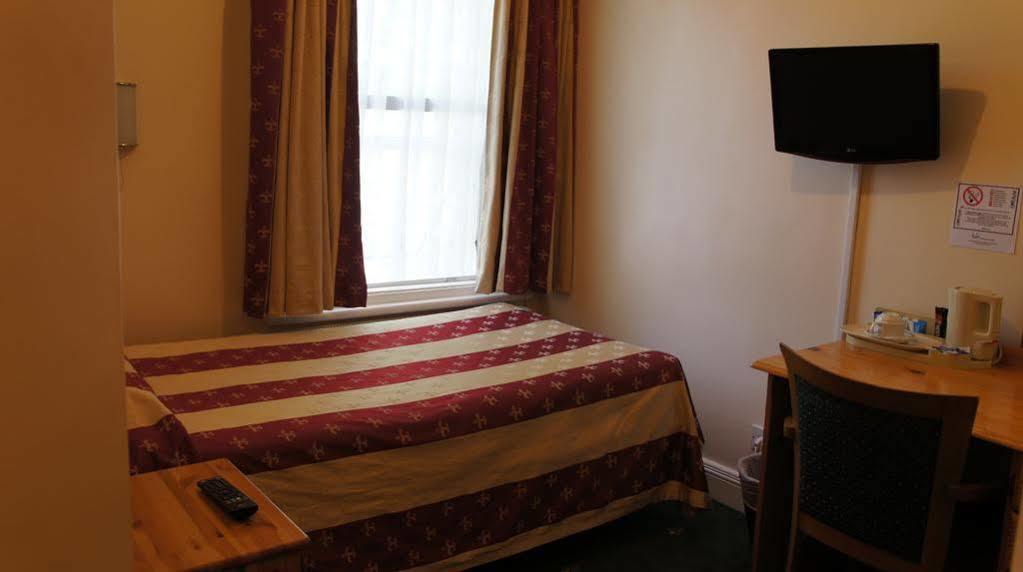 Star Hotel Лондон Экстерьер фото